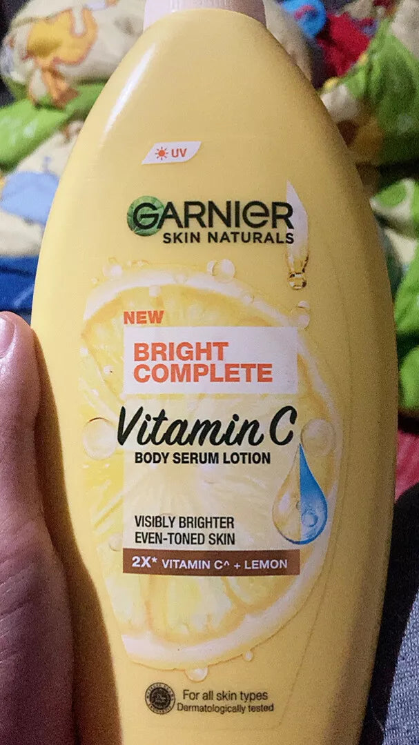Garnier Bright Complete Vitamin C Body Lotion 400ml with Lemon for Visibly Brighter Skin