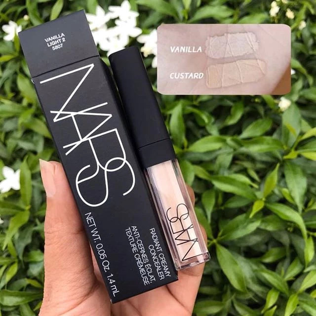 NARS Radiant Creamy Concealer Portable Mini Liquid Concealer Outdoor Shot