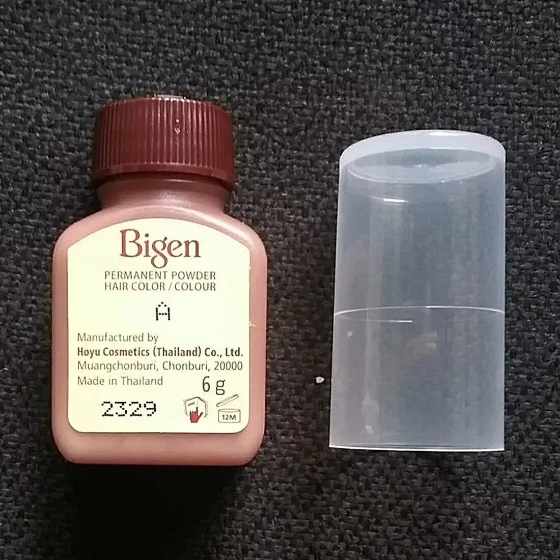 Bigen Powder Hair Color permanent hair dye bottle with a cap, 6g size, no ammonia formula for beautiful results