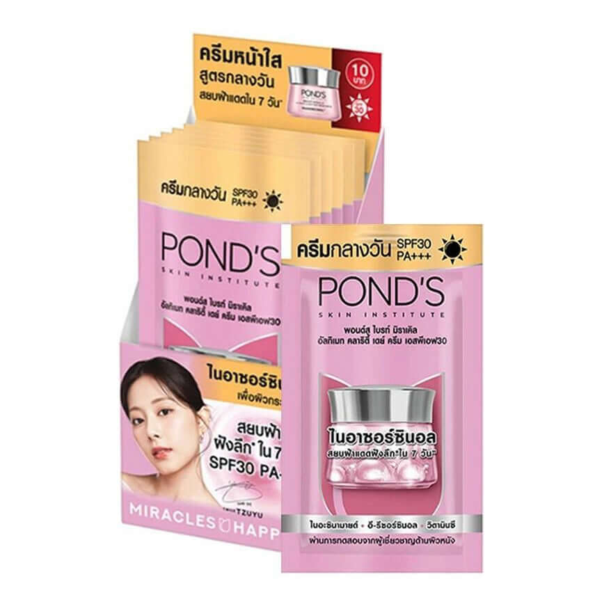 POND'S Bright Miracle Cream sample packets SPF30 PA+++ displayed for skincare promotion.