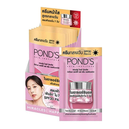 POND'S Bright Miracle Cream sample packets SPF30 PA+++ displayed for skincare promotion.