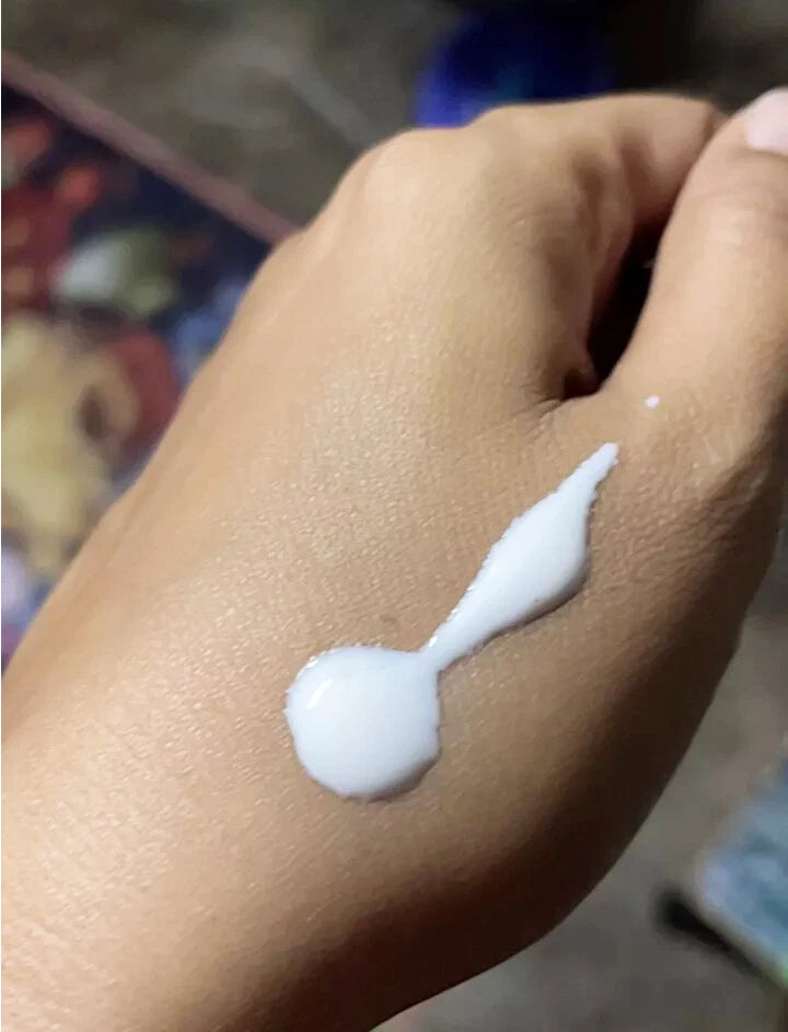 Citra Flower Blossom Serum texture applied on hand