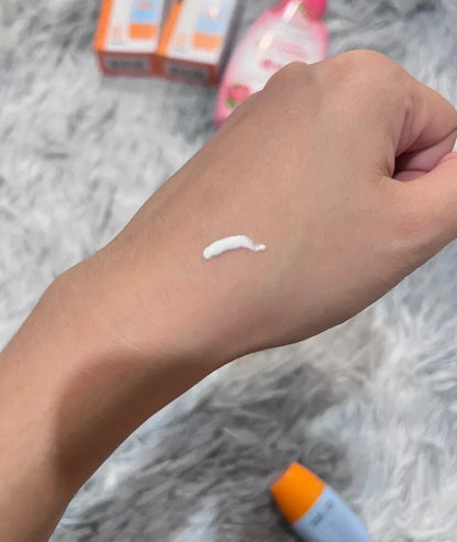 Mistine Aqua Sunscreen SPF50 PA++++ applied on skin demonstrating lightweight texture