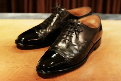 KIWI Shoe Boot Polish Wax Glossy Shines Nourishes Protects # BLACK 45 ml.