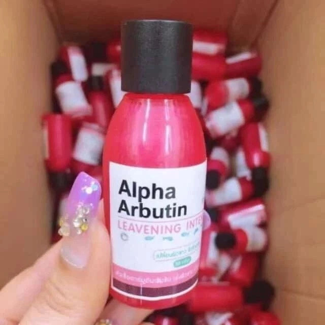 Alpha Arbutin Leavening Serum Hani Po By Venut 30ml Bottles Handheld View