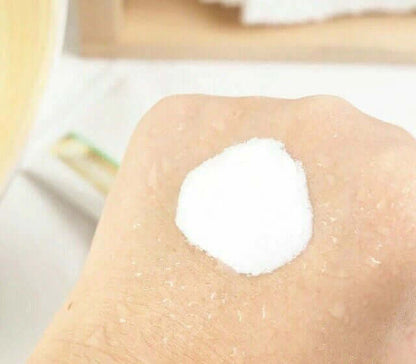 Smooth E Gold Facial Foam Cream Texture Sample