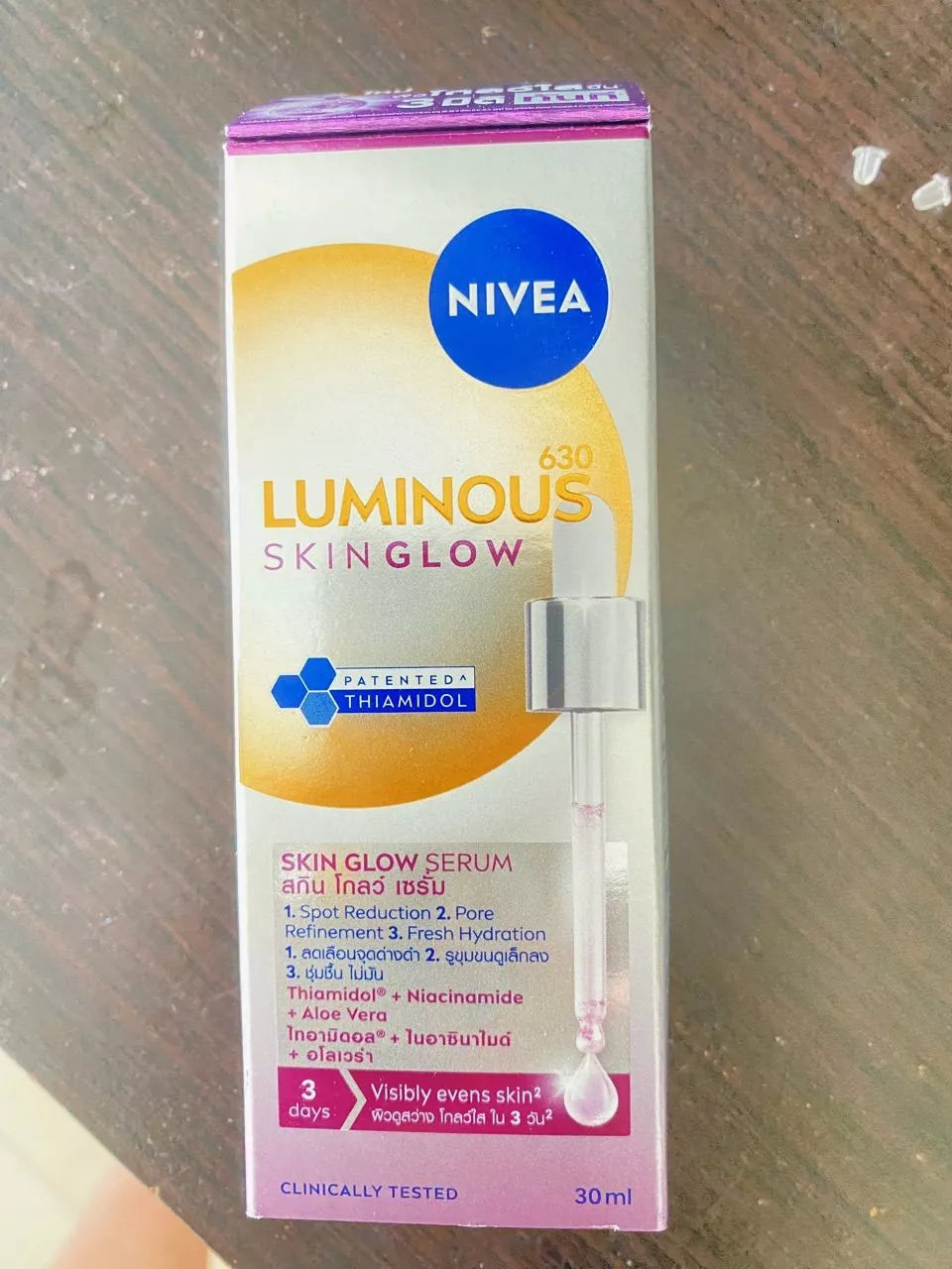 Close-up of NIVEA Luminous 630 Skin Glow Serum 30ml product box