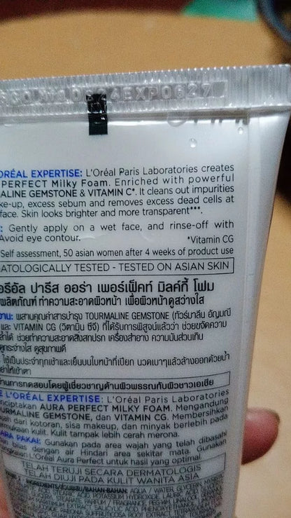 100ml L'Oreal Paris Aura Perfect Milky Foam Facial Cleanser Fights Dullness Evens Skin Tone