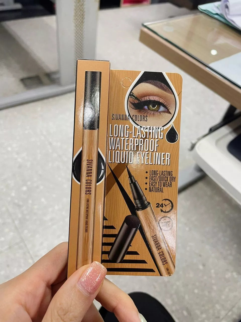 Sivanna Colors Eyeliner usage example applying liquid eyeliner smooth line black color