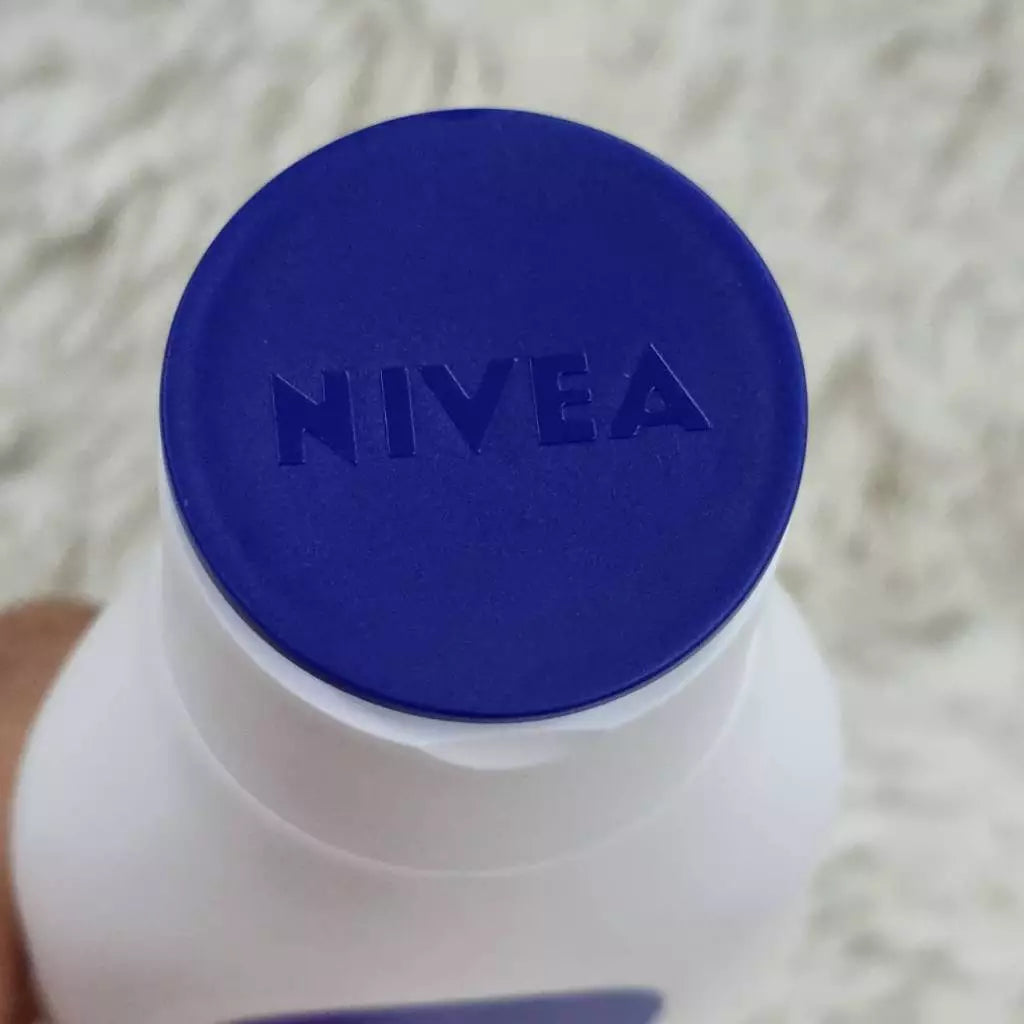 Nivea Radiant Smooth Lotion cap close up blue lid detail