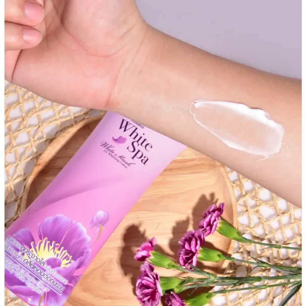 Mistine White Spa Lotion White Musk UV Body Lotion Texture Application on Skin