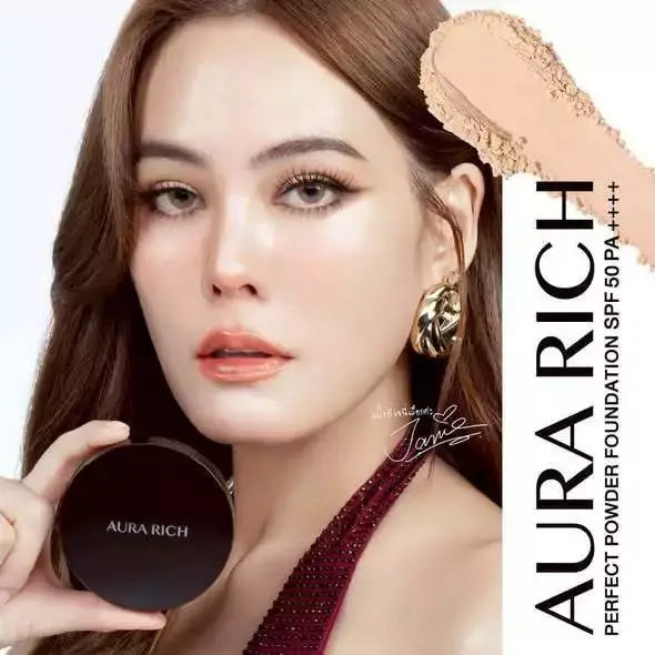 Aura Rich Powder Foundation Honey Gold face powder model presentation makeup look