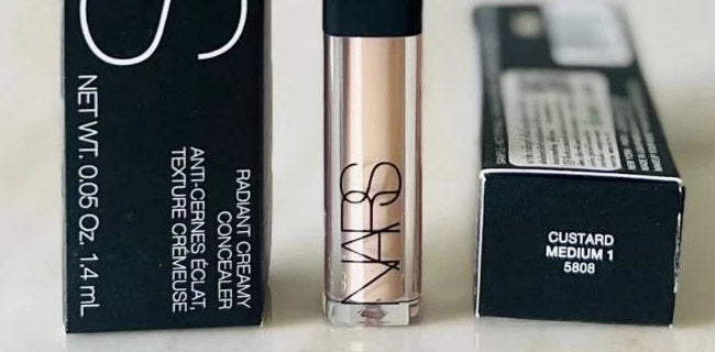 NARS Radiant Creamy Concealer Custard Vanilla 1.4 ml mini travel size with packaging displayed.